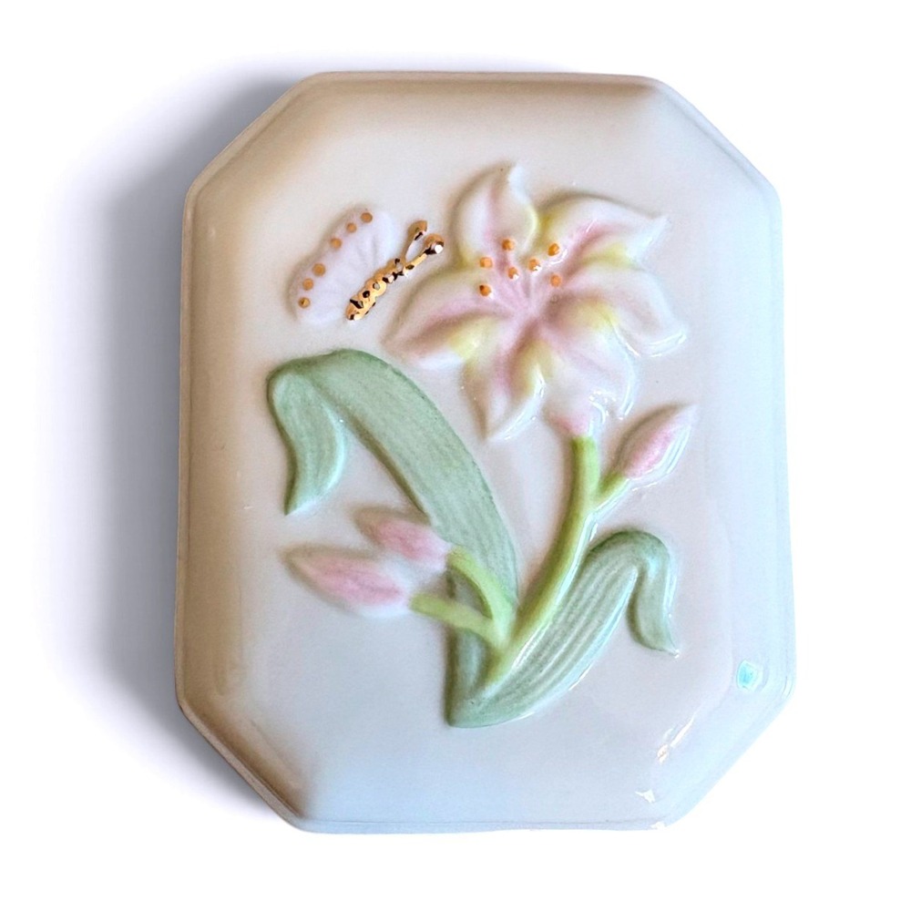 Lenox Porcelain Trinket Box Butterfly Lily Floral Gold Trim Ivory Jewelry Dish